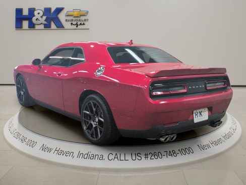 Used 2016 Dodge Challenger R/T Scat Pack w/ Leather Interior Group RWD image 4