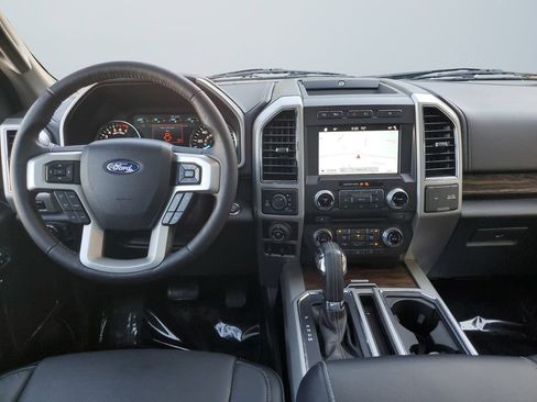 Used 2018 Ford F150 Lariat w/ Equipment Group 502A Luxury AWD/4WD image 10