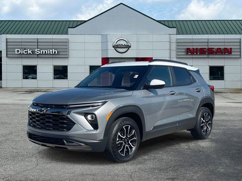 Used 2024 Chevrolet TrailBlazer ACTIV w/ Driver Confidence Package image 3