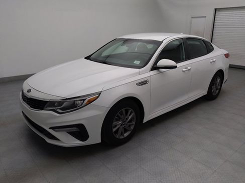 Used 2020 Kia Optima LX image 2