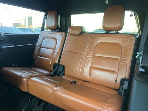 Used 2021 Lincoln Navigator L Reserve w/ Luxury Package image 19