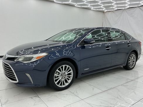 Used 2016 Toyota Avalon Limited w/ Toyota Safety Sense Package FWD image 6