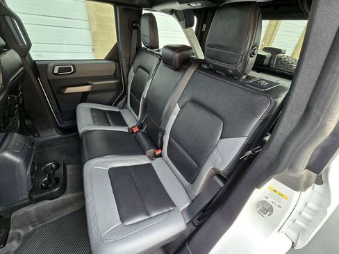 Used 2023 Ford Bronco Black Diamond w/ Sasquatch Package image 37