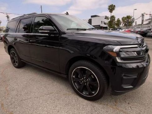 Used 2023 Ford Expedition Limited image 8