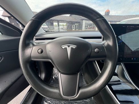 Used 2018 Tesla Model 3 Long Range image 33