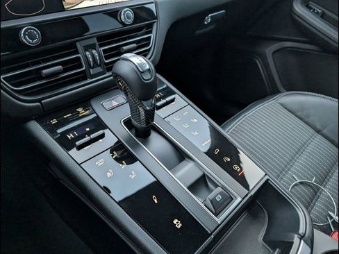 Used 2024 Porsche Macan Turbo image 20