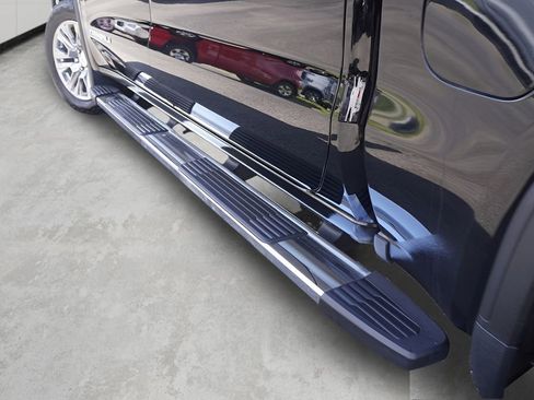 Used 2024 GMC Sierra 1500 Denali w/ Technology Package image 12