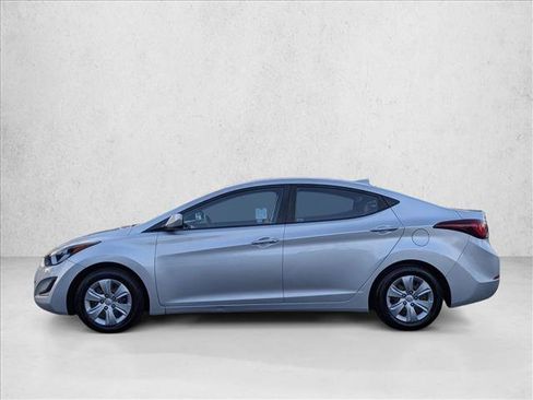 Used 2016 Hyundai Elantra SE image 9