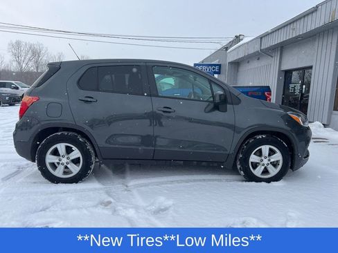 Used 2019 Chevrolet Trax LS w/ Tint and Cruise Package image 3