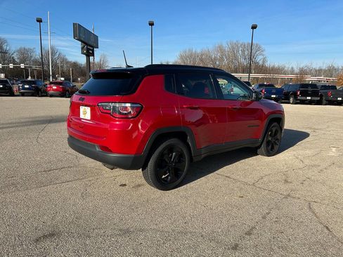 Used 2019 Jeep Compass Latitude image 5