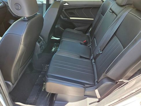 Used 2022 Volkswagen Tiguan SE w/ Panoramic Sunroof Package FWD image 14