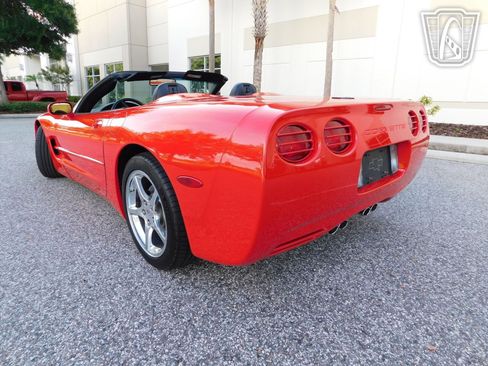Used 2004 Chevrolet Corvette Convertible w/ Preferred Equipment Group RWD image 37