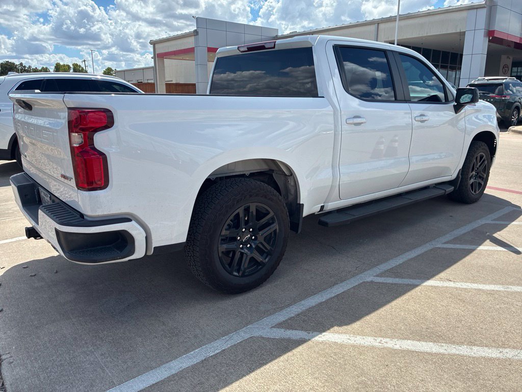 Used 2023 Chevrolet Silverado 1500 RST w/ Z71 Off-Road Package AWD/4WD image 2