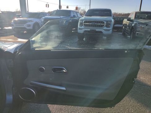 Used 2005 Chrysler Crossfire Limited image 24