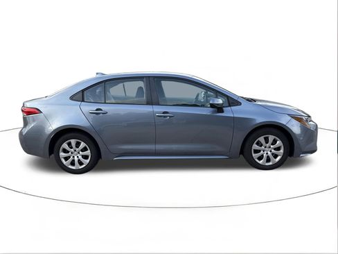 Used 2023 Toyota Corolla LE FWD image 2