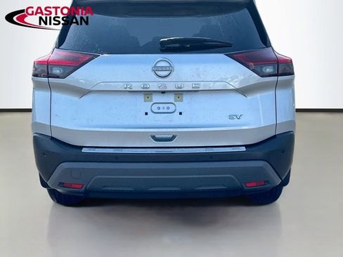 Used 2023 Nissan Rogue SV image 7