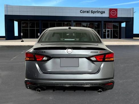 New 2026 Nissan Altima 2.5 SR w/ SR Midnight Edition Package FWD image 3