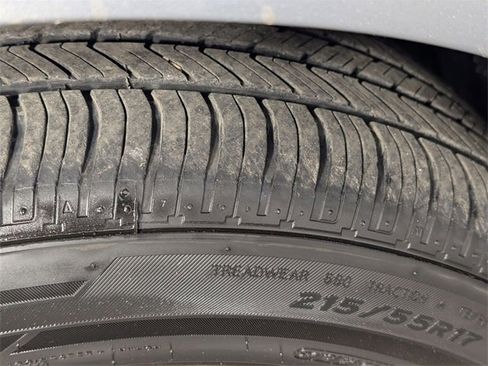 Used 2017 Toyota Camry XSE image 9