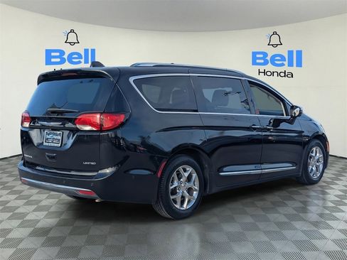 Used 2018 Chrysler Pacifica Limited w/ Advanced Safetytec Group image 4