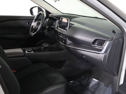 Used 2024 Nissan Rogue S image 20