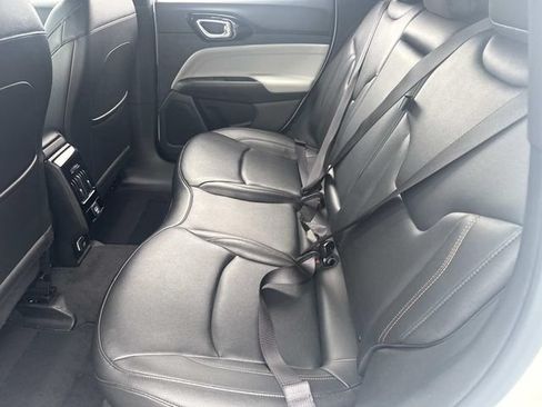 Used 2024 Jeep Compass Limited AWD/4WD image 16