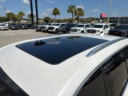 Used 2023 Cadillac XT6 Premium Luxury w/ Technology Package FWD image 13