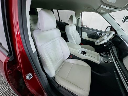 Used 2025 Hyundai Santa Fe SEL FWD image 32