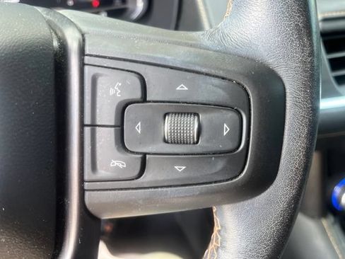 Used 2022 GMC Yukon XL AT4 AWD/4WD image 16