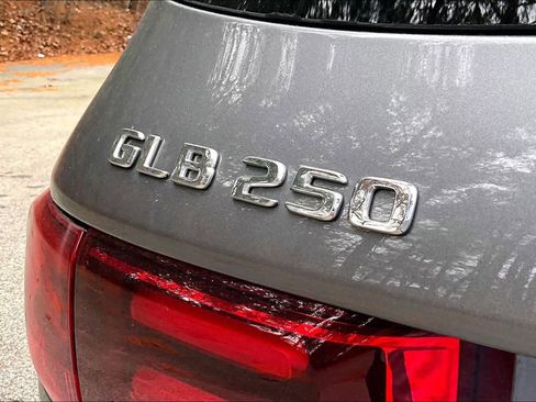 New 2026 Mercedes-Benz GLB 250 4MATIC image 7