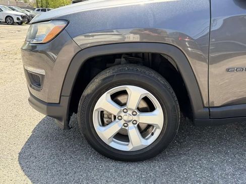 Used 2019 Jeep Compass Latitude w/ Cold Weather Group AWD/4WD image 7
