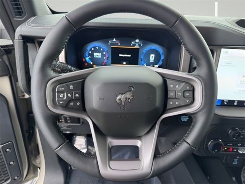 New 2025 Ford Bronco Outer Banks image 13