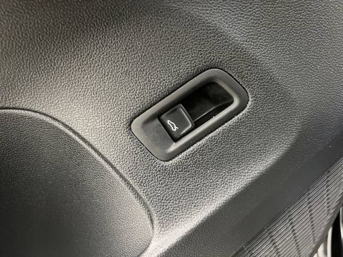Used 2026 Volkswagen Atlas SE FWD image 16