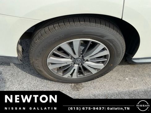 Used 2020 Nissan Pathfinder SV FWD image 19