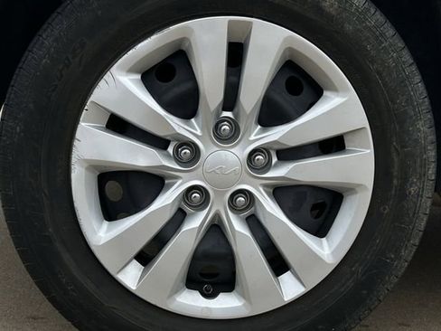 Used 2022 Kia Soul LX image 10