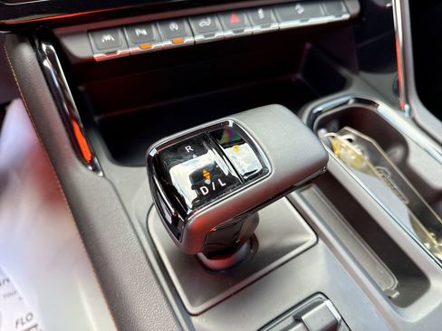 Used 2024 GMC Sierra 1500 AT4 w/ Technology Package image 21