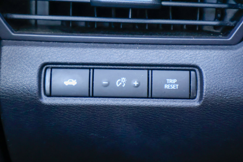 Used 2024 Nissan Altima 2.5 SV FWD image 17