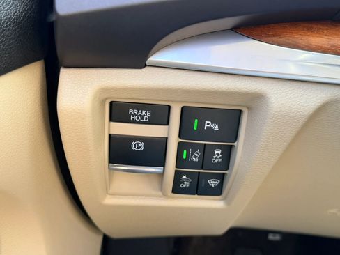 Used 2017 Acura MDX SH-AWD image 18