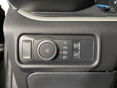 Used 2020 Ford Explorer XLT w/ Equipment Group 202A AWD/4WD image 18