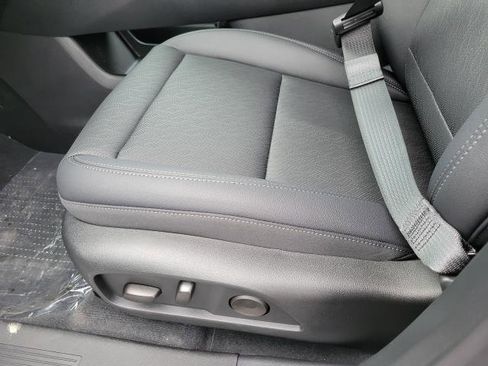 New 2026 Chevrolet Equinox LT w/ Convenience Package II image 9