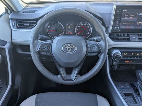 Used 2020 Toyota RAV4 XLE image 18