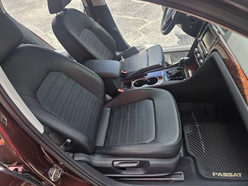 Used 2013 Volkswagen Passat 2.5 SEL Premium FWD image 11