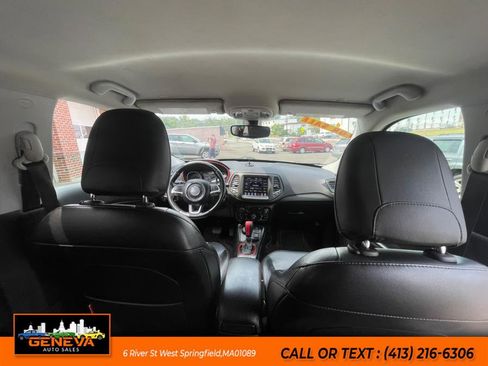 Used 2020 Jeep Compass Trailhawk image 13
