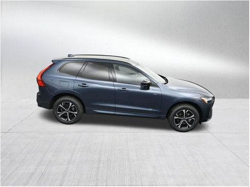New 2026 Volvo XC60 B5 Core AWD/4WD image 18