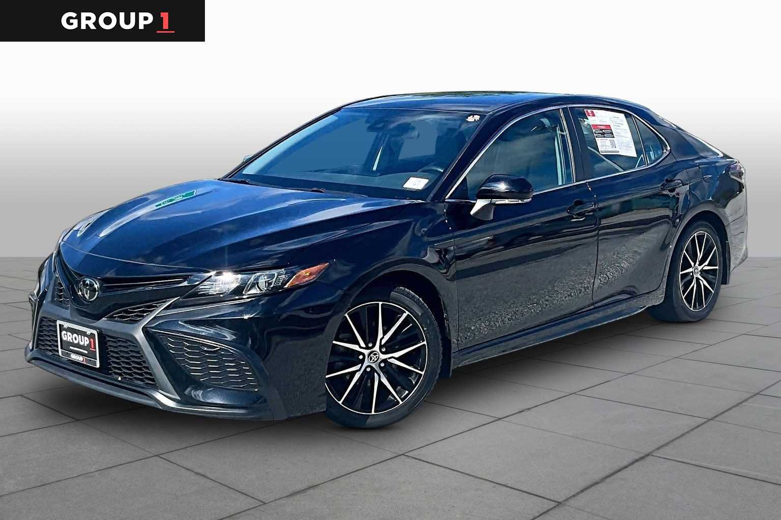 Used 2024 Toyota Camry SE AWD/4WD image 1