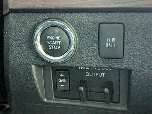 Used 2021 Toyota Tundra Limited w/ Limited Premium Package image 32