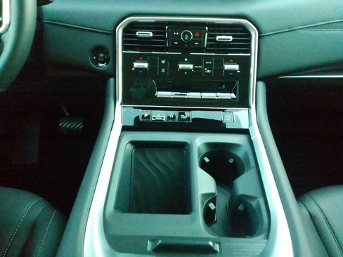 New 2026 Nissan Armada SV image 40