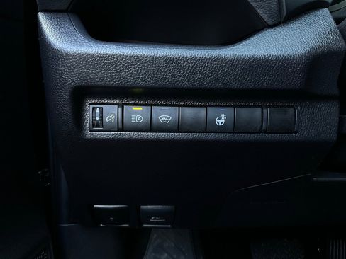 Used 2025 Toyota RAV4 XLE image 22