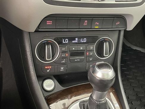 Used 2018 Audi Q3 2.0T Premium Plus w/ Premium Plus Package AWD/4WD image 28
