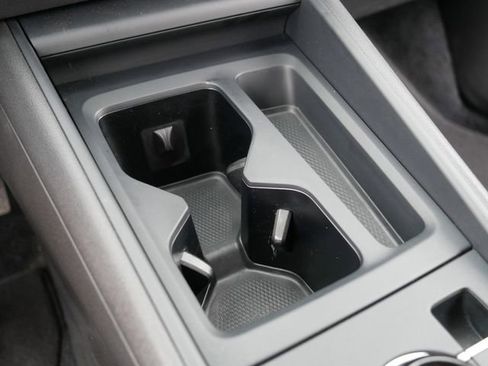 Certified 2025 Volkswagen Tiguan SE AWD/4WD image 32