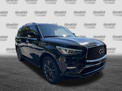 Used 2024 INFINITI QX80 Sensory AWD/4WD image 2